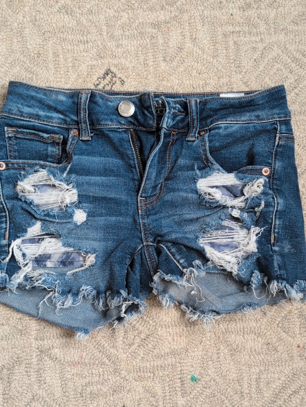 AE Women's Distressed Denim Shorts - Blue